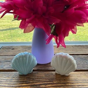 Shell-Shaped Ceramic Salt and Pepper Shakers - Blue and White